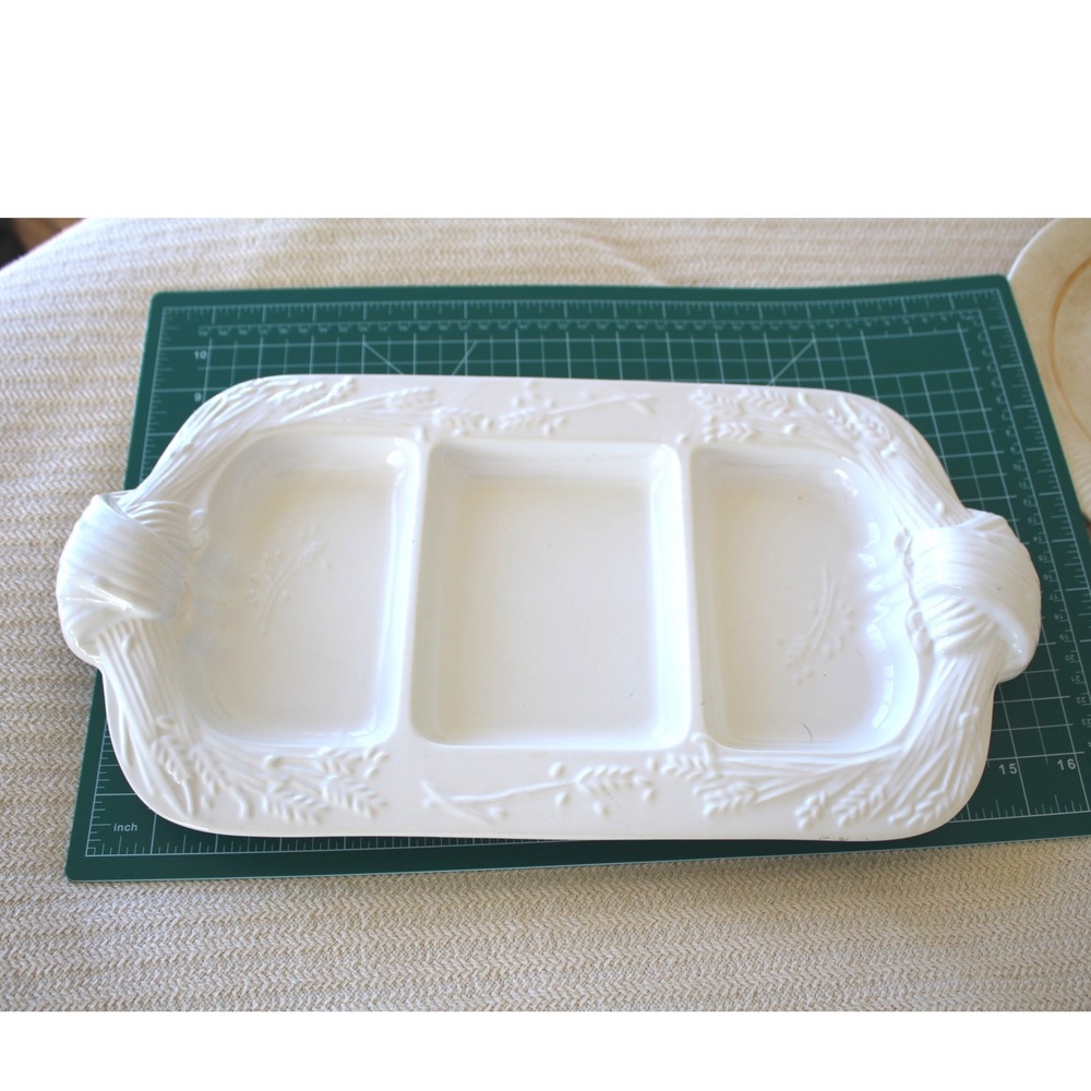 Loucarie Portugal White Ceramic 3 Section Serving Tray Wheat Shell Handles‎ 16in